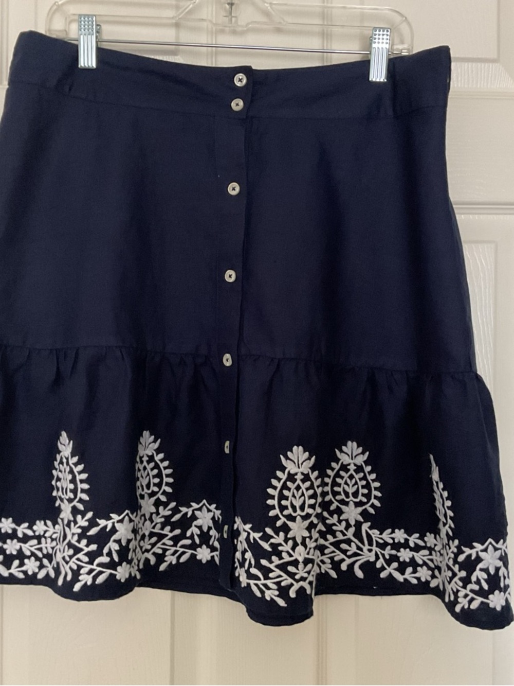 Saks Fifth Avenue Navy 100% Linen Skirt Embroidered Button Front Flared Hem L